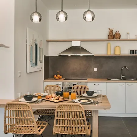 Aphrodite - Ionian Treasure Pesádha