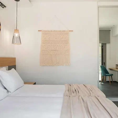 Aphrodite - Ionian Treasure Πεσάδα