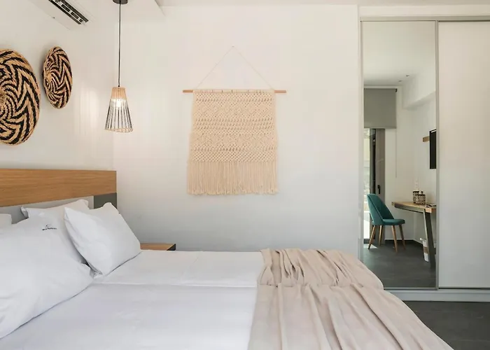 Aphrodite - Ionian Treasure Pesadha