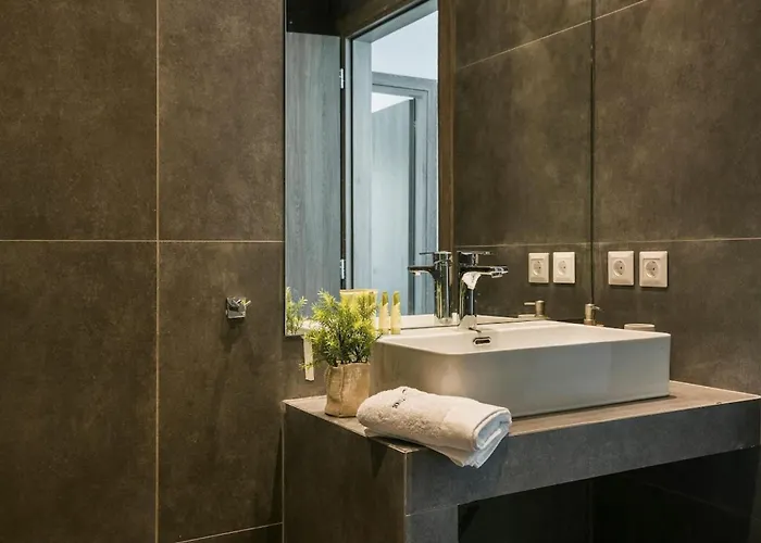 Aphrodite - Ionian Treasure * Pesadha